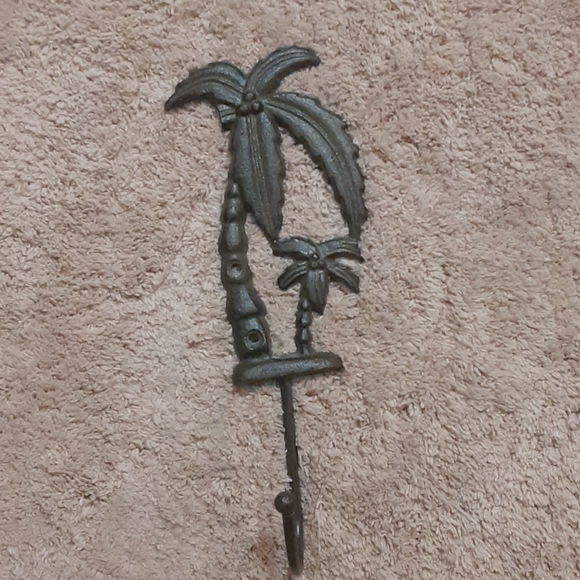 Palm tree hook - Picture 1 of 4